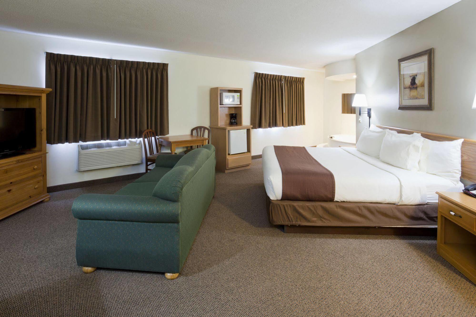 Paynesville Inn & Suites Exteriör bild